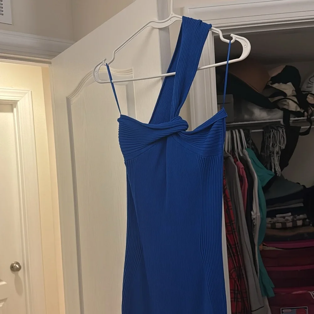 VICI | All That Class Ribbed One Shoulder Midi Dress - Picture 4 of 10